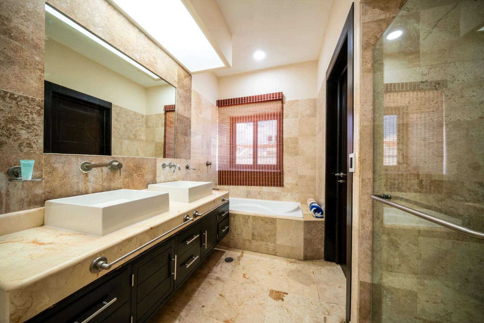 Beachfront 1 Bedroom Condo - El Faro, Surf 407 Плая-дель-Кармен Экстерьер фото