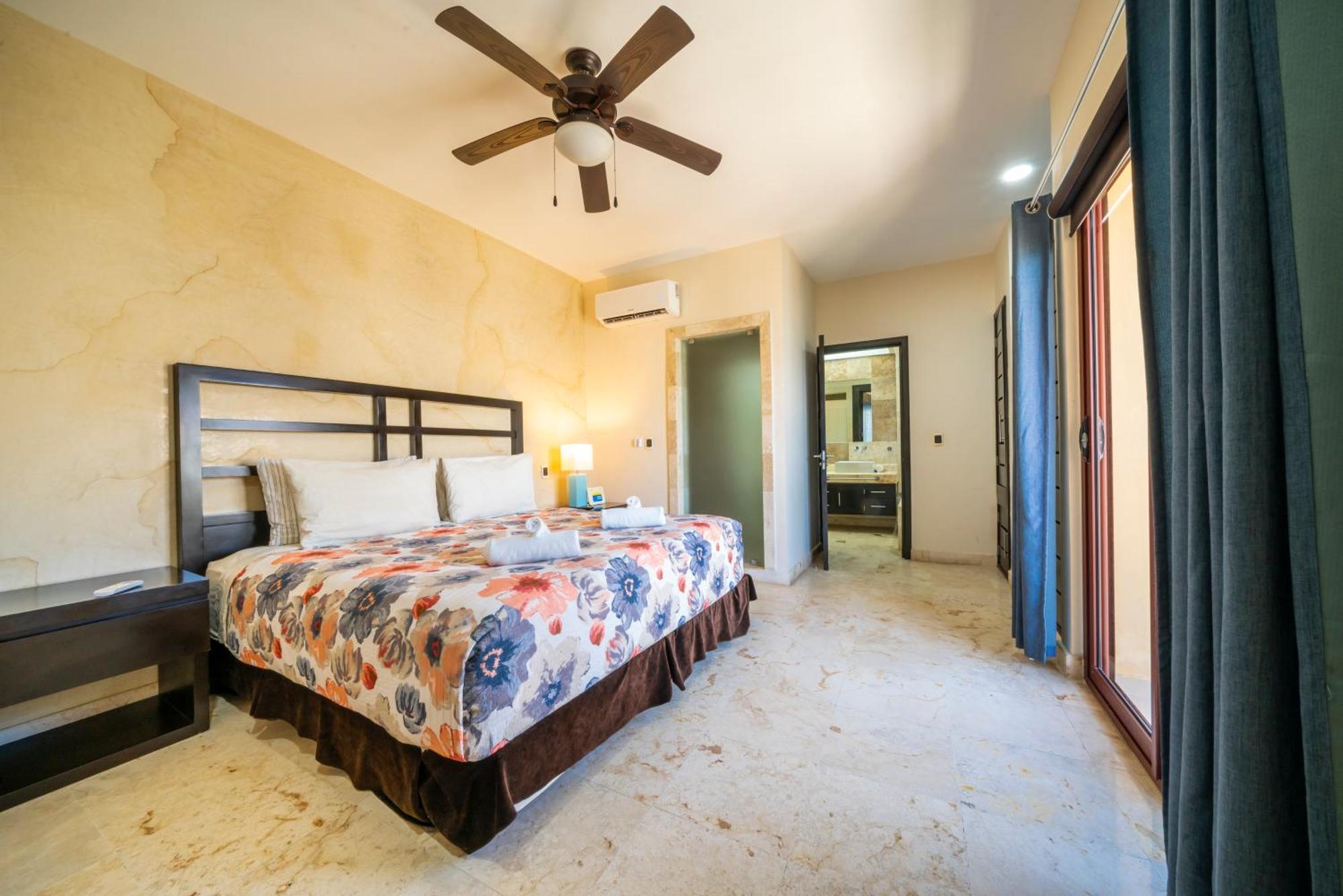 Beachfront 1 Bedroom Condo - El Faro, Surf 407 Плая-дель-Кармен Экстерьер фото