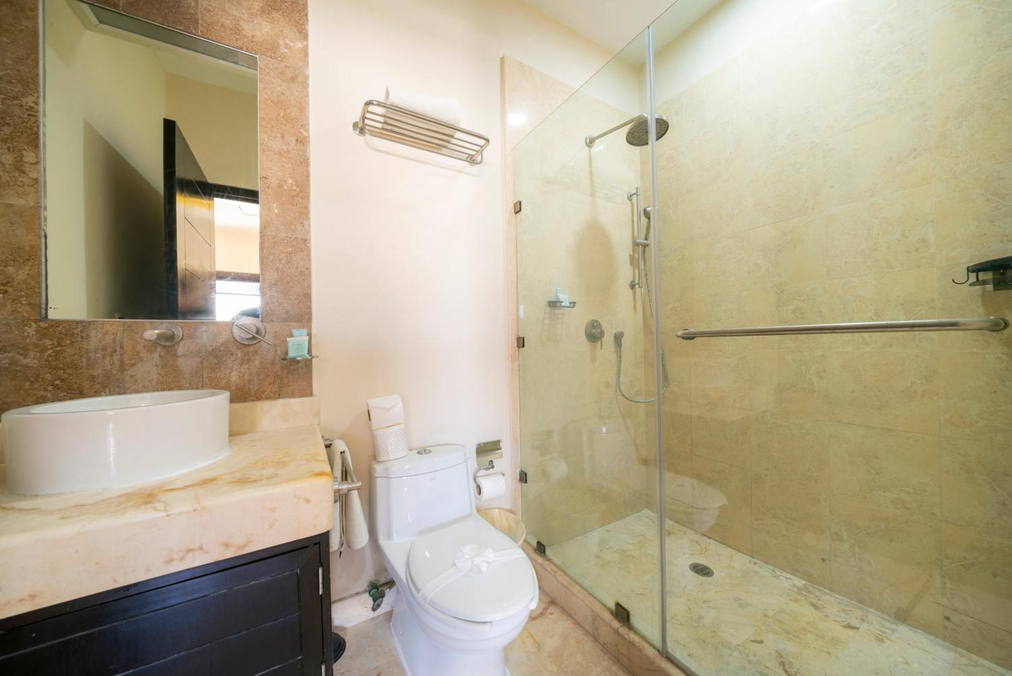 Beachfront 1 Bedroom Condo - El Faro, Surf 407 Плая-дель-Кармен Экстерьер фото